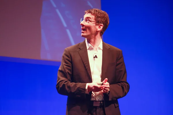 BERLIN, ALLEMAGNE - 11 NOVEMBRE 2014 : Bernd Leukert, membre du Directoire de SAP, prononce un discours lors de la conférence SAP TechEd 2014 le 11 novembre 2014 à Berlin, en Allemagne — Photo