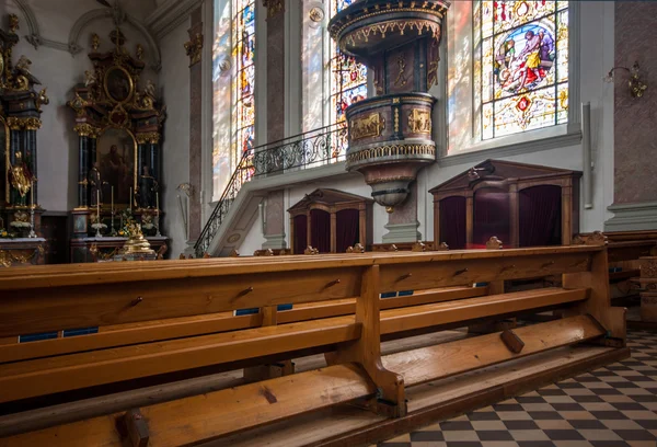 Interieur van rooms-katholieke parochie St. Maurice kerk in Appenzell — Stockfoto