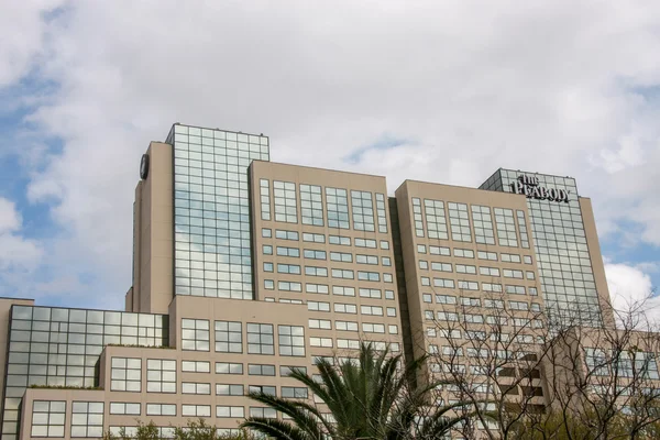 ORLANDO, FL, USA - 10 DE MARZO DE 2008: The Peabody Hotel on International Drive en Orlando, USA el 10 de marzo de 2008. En 2013 fue vendido por 717 millones y renombrado como Hyatt Regency Orlando . — Foto de Stock