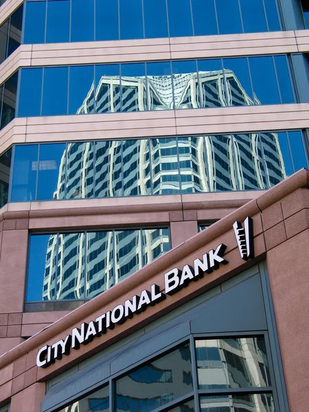 SAN DIEGO, CALIFORNIA, US - MARCH 11, 2007: Exterior of the City National Bank in San Diego California, US on March 11, 2007. On January 2015 was announced its acquisition by Royal Bank of Canada — Stock Photo, Image