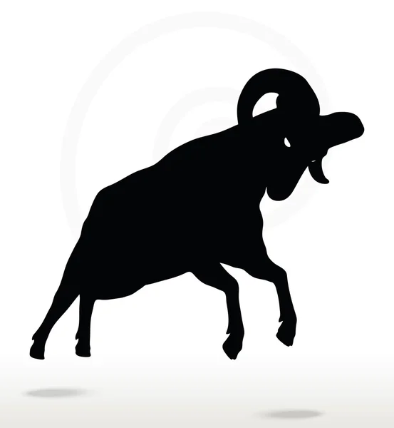 Grande silhouette de mouton de corne dans la pose attaquante — Image vectorielle