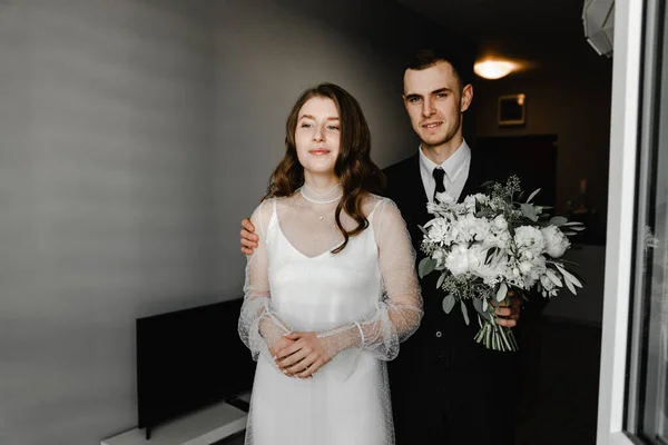 Charmante Mariée Attendant Première Rencontre Avec Marié Rencontrer Les Jeunes — Photo