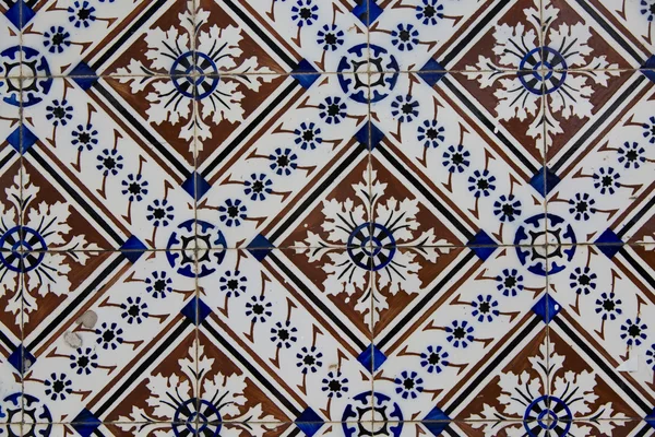 Detalhe de alguns azulejos típicos portugueses — Fotografia de Stock