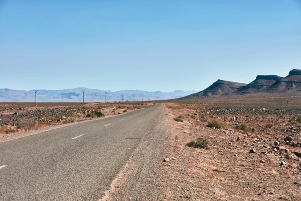 Strada senza fine nel deserto del Sahara, Africa — Foto Stock
