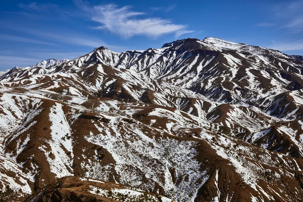 모로코, 높은 아틀라스 산맥입니다. 눈으로 덮여 피크. — 스톡 사진