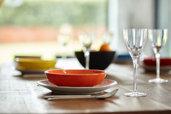 Vintage eettafel. Kleine scherptediepte — Stockfoto