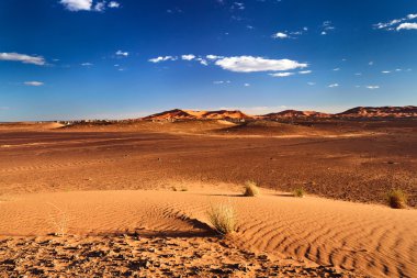 Sahra Çölü 'ndeki kum tepeleri, Merzouga, Fas
