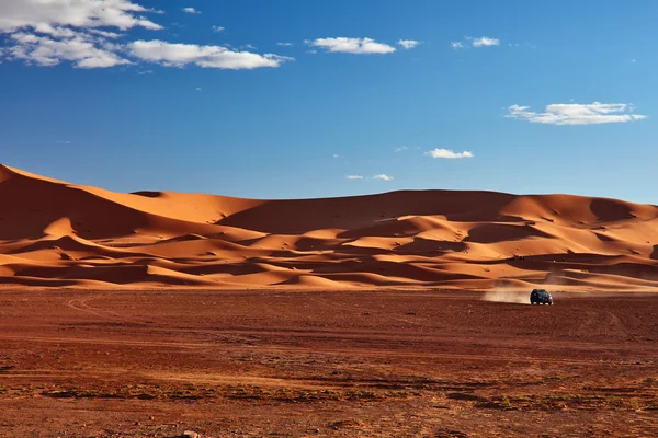 Sanddyner i Saharaöknen, Merzouga, Marocko — Stockfoto