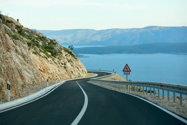 Camino Nuevo Sinuoso Vacío Orilla Del Mar Isla Brac Croacia —  Fotos de Stock