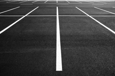 ok işareti olarak bir sokakta yol işaretleri