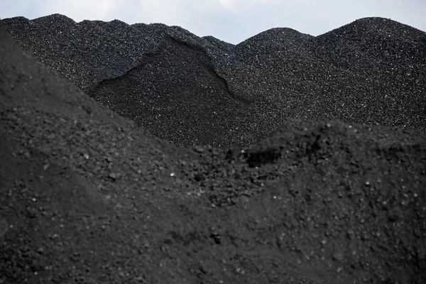 석탄-필드의 작은 깊이의 힙 — 스톡 사진