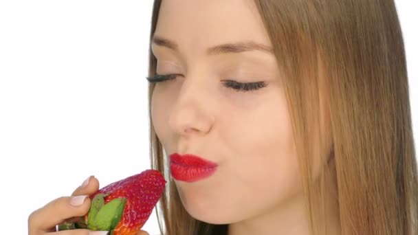 Girl sexy eating a strawberry — Stock Video