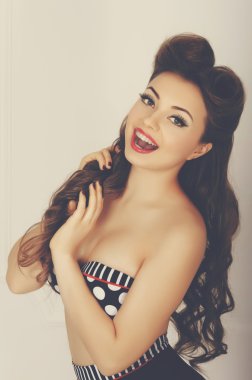 pin up modelde güzel kız portresi