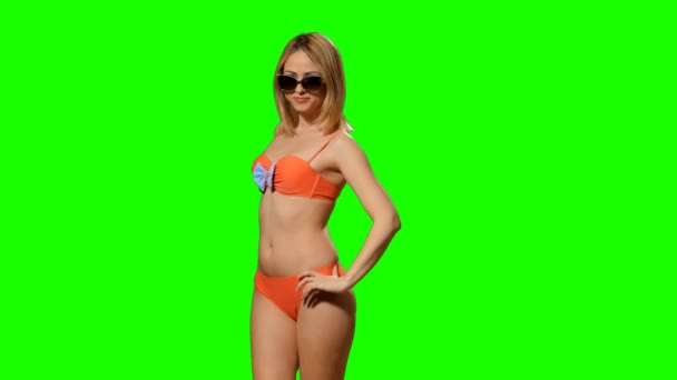 Girl posing in a swimsuit — Stock Video