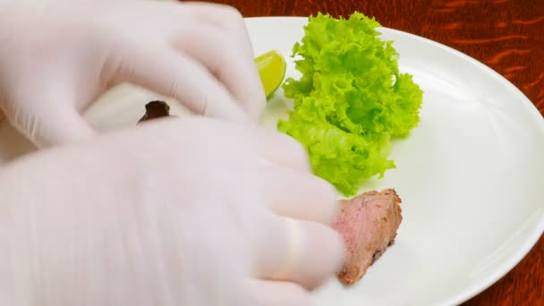Шеф-повар, мясо, стейк — стоковое видео