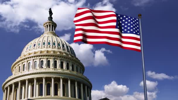 Cúpula Capitólio Bandeira Americana Contra Pano Fundo Nuvens Móveis Dia — Vídeo de Stock