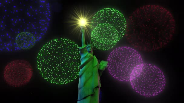 Amerikanische Freiheitsstatue Unabhängigkeitstag Vor Dem Hintergrund Eines Feuerwerks Mit Feuer — Stockvideo
