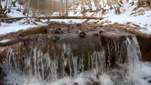 Cachoeira na montanha — Vídeo de Stock