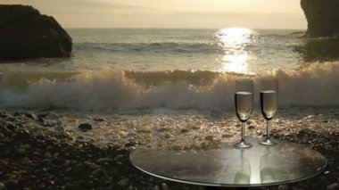 Denize yakın iki bardak