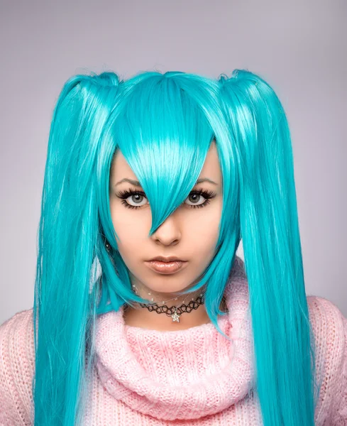 Retrato de una chica punk con el pelo azul — Foto de Stock