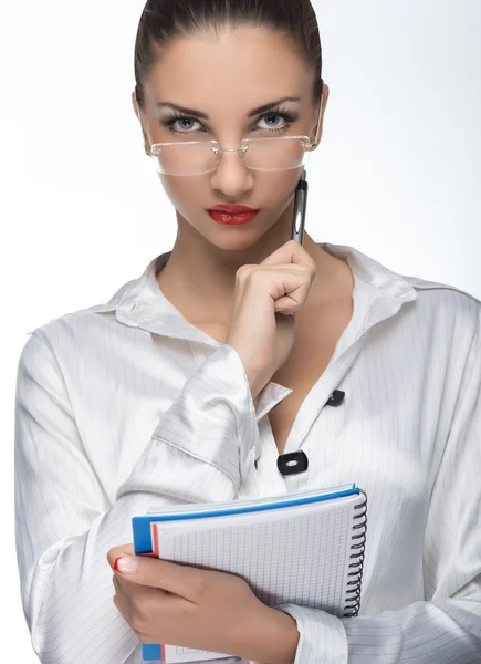 Jonge vrouw secretaresse aan het werk — Stockfoto