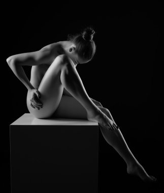 Güzel kız poz çıplak