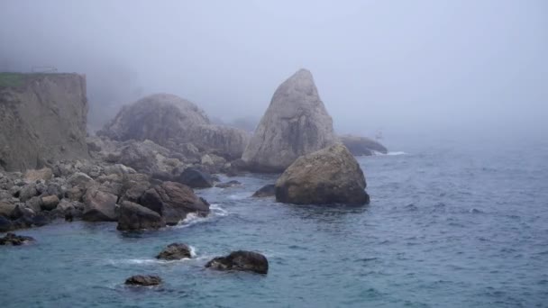 Niebla en el mar en verano — Vídeo de stock