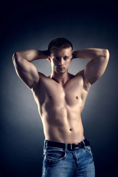 Healthy muscular young man — Stock Photo, Image