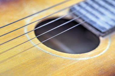 Ahşap akustik gitar