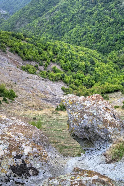 Paisagem montanhosa com formações rochosas fenômeno — Fotografia de Stock