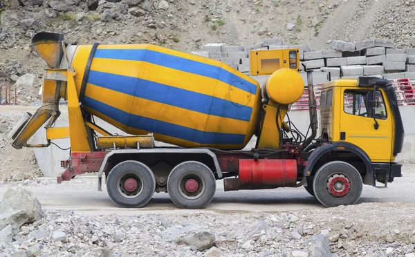 Concrete mixer truck