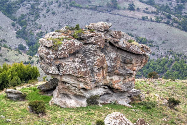 Berglandschap met fenomeen rotsformaties — Stockfoto