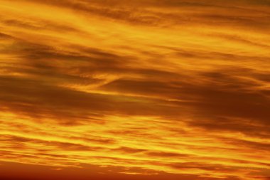 Gökyüzündeki renkli bulutlar