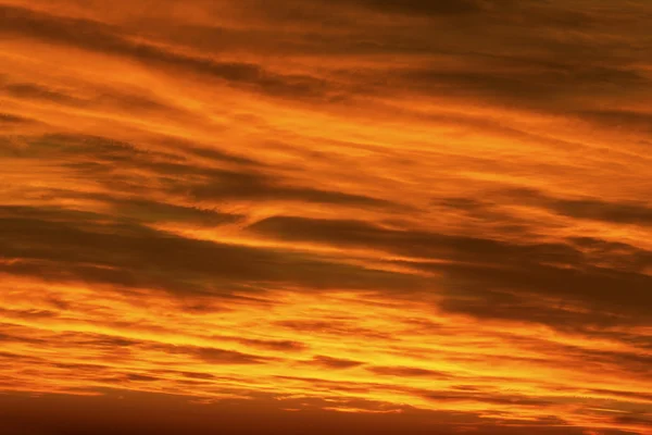 Красочные облака на небе — стоковое фото