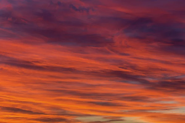 Красочные облака на небе — стоковое фото