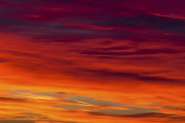 Barevné mraky na obloze — Stock fotografie
