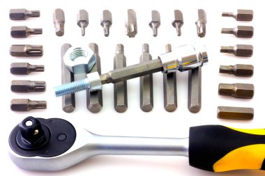 Beyaz arka plan üzerinde izole mekanik bit araç seti