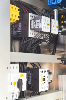 Elektrik motor sürücü bölme