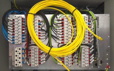 Elektrik terminalleri ve teller