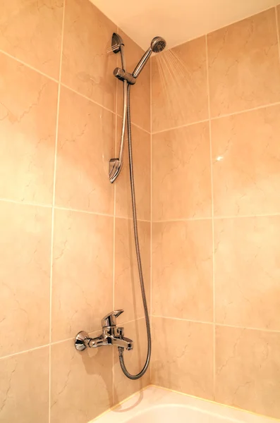 Douche in een badkamer — Stockfoto