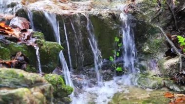 Kayaları çalıştıran akışı