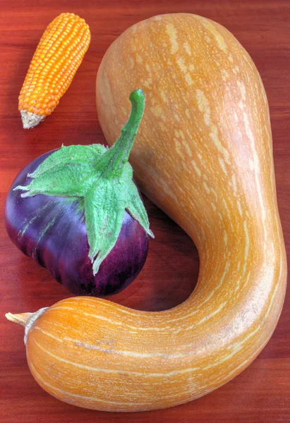 Legumes frescos na mesa — Fotografia de Stock