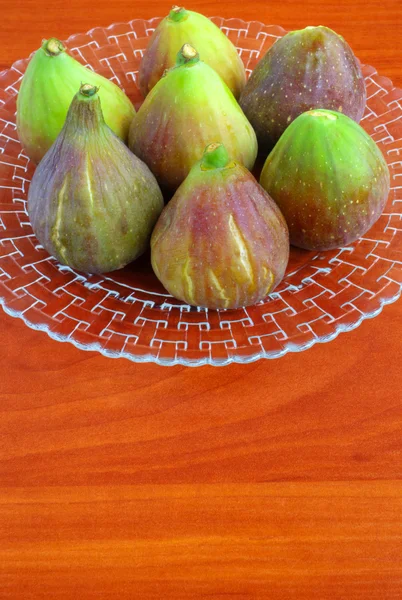 Färska fikon frukt på träbord — Stockfoto