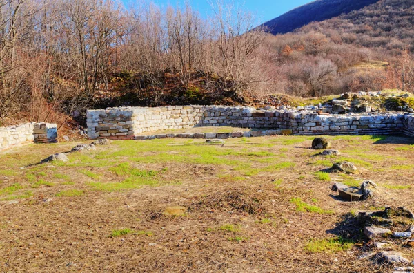 Ruines de la forteresse médiévale — Photo