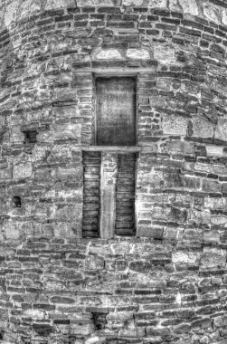 Bulgaristan ve Avrupa 'nın Nessebar kentindeki Messembria kalesinin siyah beyaz kalıntıları