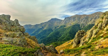 Yaz dağının güzel manzarası