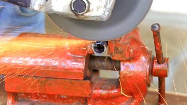 Man working with grinder — Stock Video