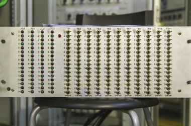 Elektronik kontrol cihazları test etmek için teknik tesisatlar