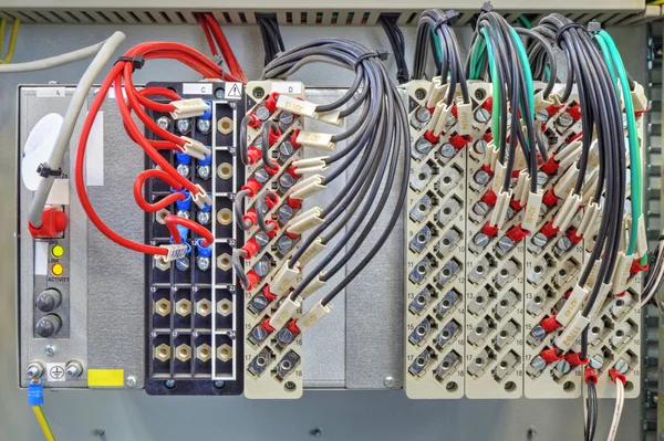 Controlepaneel met elektronische apparaten — Stockfoto