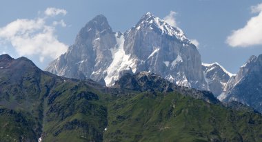 Dır 4700 m yüksek tepe